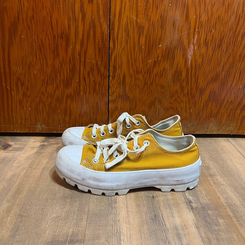 Mustard platform converse